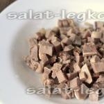 Простой и вкусный салат с говяжьим языком и гранатом, рецепт с пошаговым фото Салат с языком - приготовление